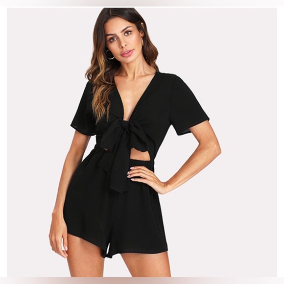 Princess Polly black jumper romper tie front, women’s size 6, elastic waist (Q) - Picture 3 of 9